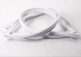 Refrigerator Door Seal - C00117761 482000028987 Magnetic Seal Lower Door Pw 653x [Whirlpool Indesit]